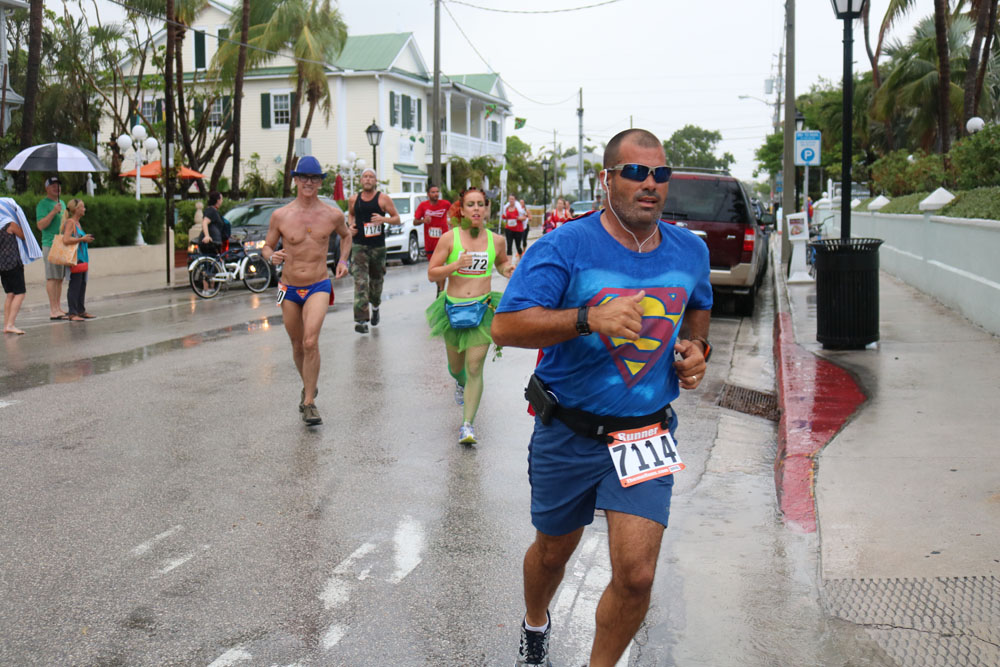 Heroes and Villains 5K 2017 photo - Duval Street, Key West